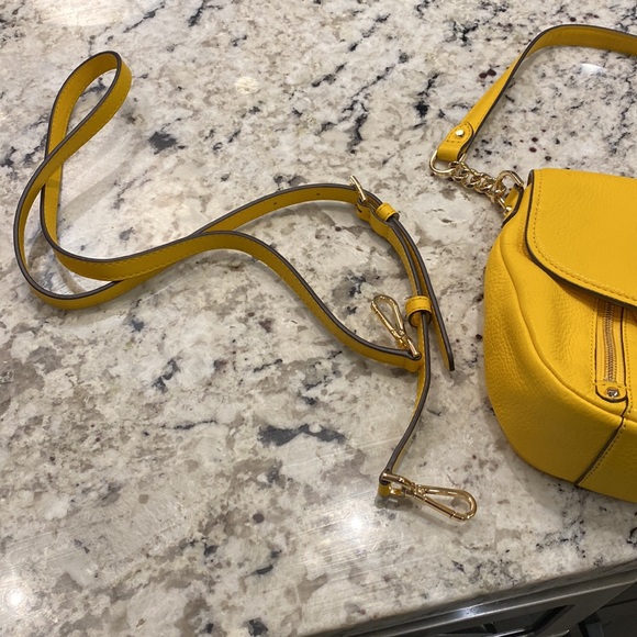 MK handbag with adjustable strap attachment - Picture 11 of 15